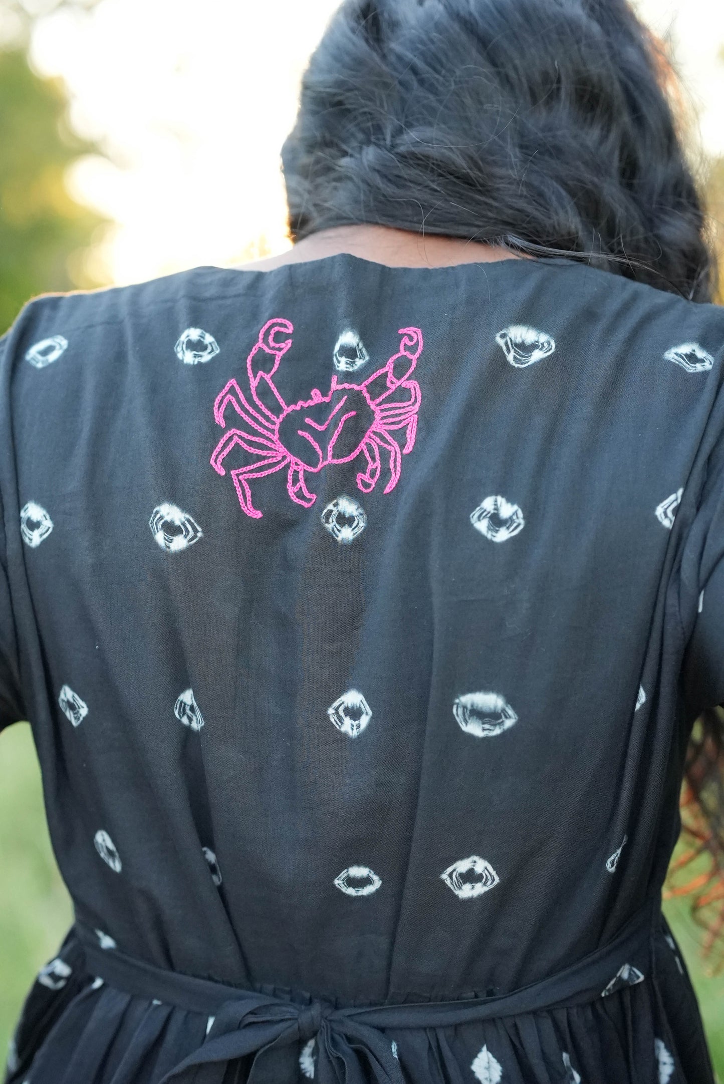 Crab Bandhini - Cecelia Tigan