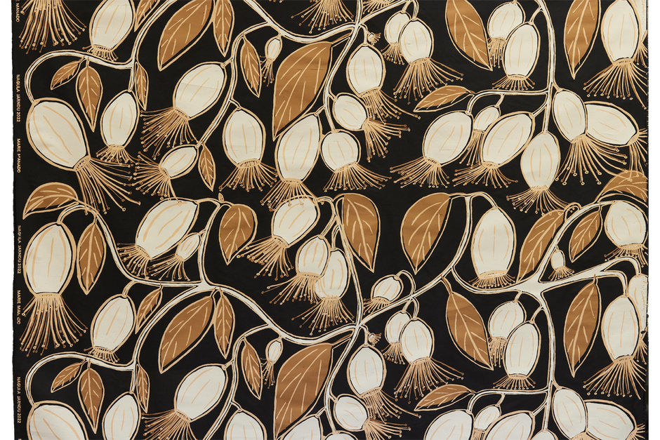 Walara (gumnuts) on silk - Marie Manado